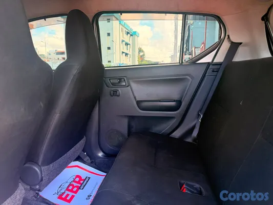 2018 Daihatsu Mira — foto 7 / 9