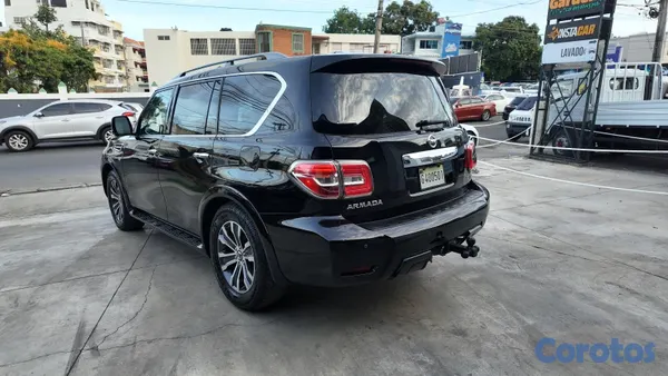 2017 Nissan Armada — foto 4 / 10