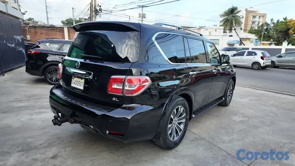 2017 Nissan Armada — foto 6 / 10
