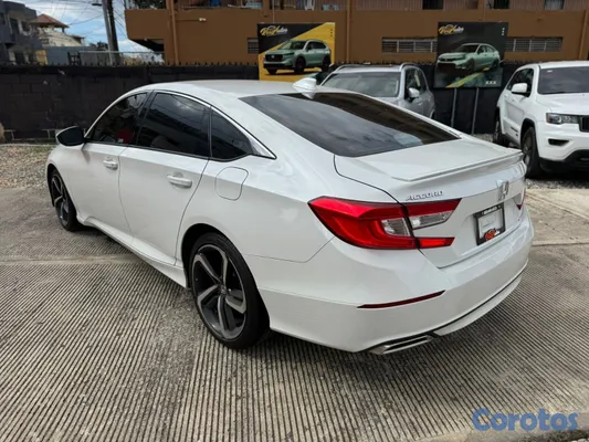 2020 Honda Accord — foto 4 / 10