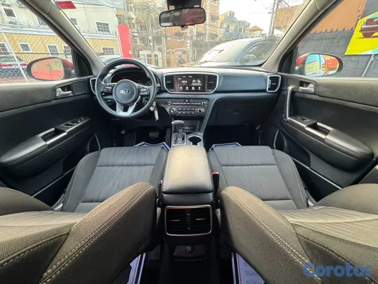 2020 Kia Sportage — foto 8 / 10