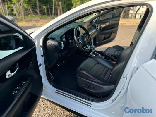 2021 Kia Forte — foto 7 / 13