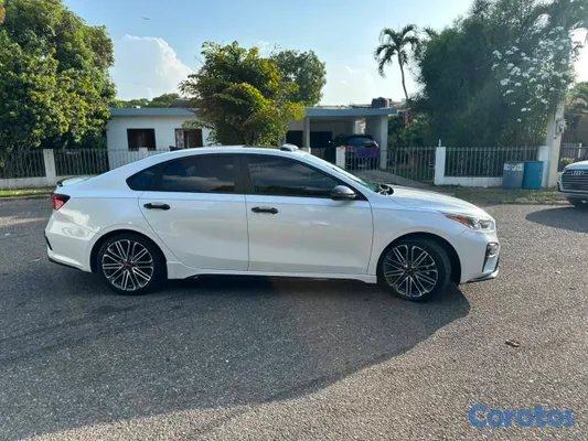 2021 Kia Forte — foto 8 / 13