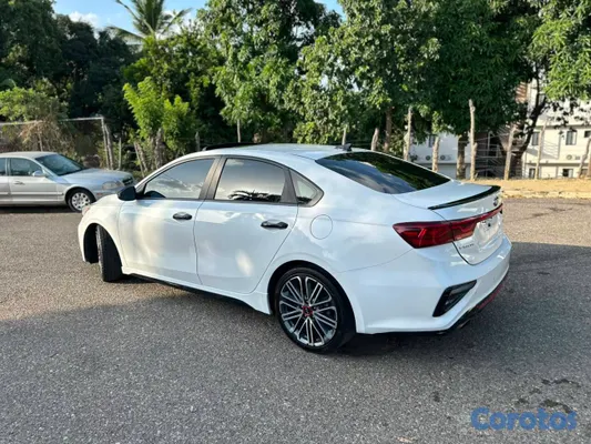 2021 Kia Forte — foto 12 / 13