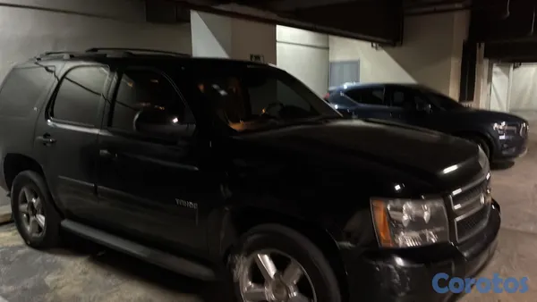 2011 Chevrolet Tahoe — foto 2 / 7