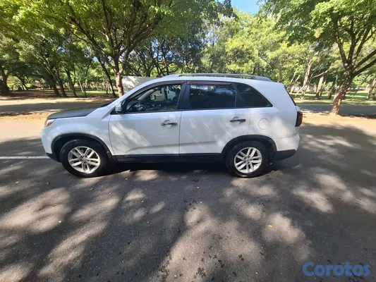 2014 Kia Sorento — foto 8 / 14