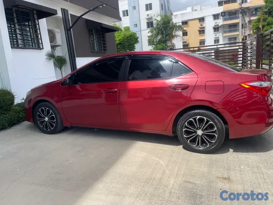 2015 Toyota Corolla — foto 4 / 8
