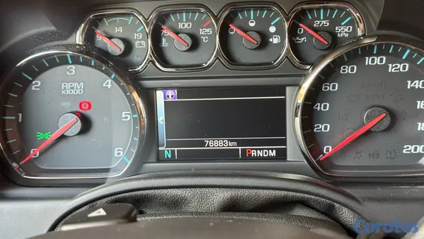 2016 Chevrolet Suburban — foto 5 / 9