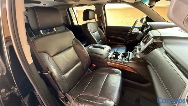 2016 Chevrolet Suburban — foto 7 / 9