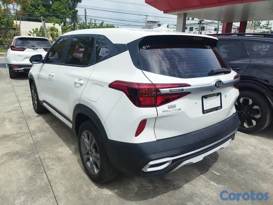 2021 Kia Seltos — foto 2 / 8