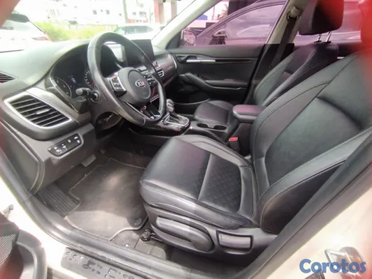 2021 Kia Seltos — foto 4 / 8