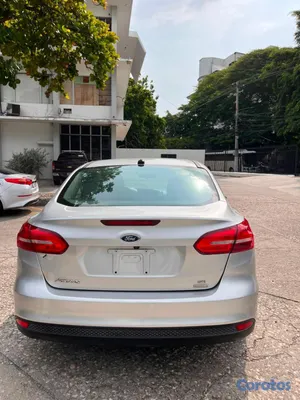 2017 Ford Focus — foto 6 / 11