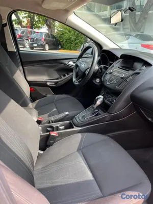 2017 Ford Focus — foto 8 / 11