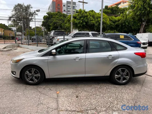 2017 Ford Focus — foto 11 / 11