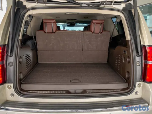2017 Chevrolet Suburban — foto 11 / 13