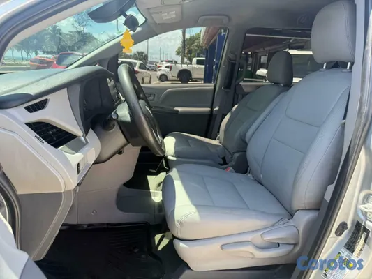 2020 Toyota Sienna — foto 4 / 10