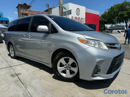 2020 Toyota Sienna — foto 8 / 10