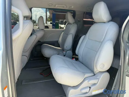 2020 Toyota Sienna — foto 10 / 10
