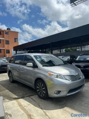 2017 Toyota Sienna — foto 3 / 11