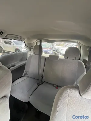 2017 Toyota Sienna — foto 10 / 11