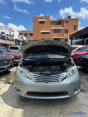 2017 Toyota Sienna — foto 11 / 11