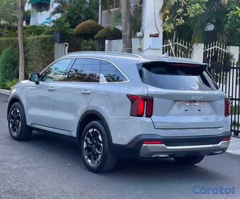2024 Kia Sorento — foto 4 / 8