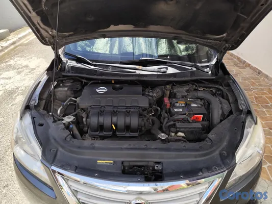 2015 Nissan Sentra — foto 5 / 11