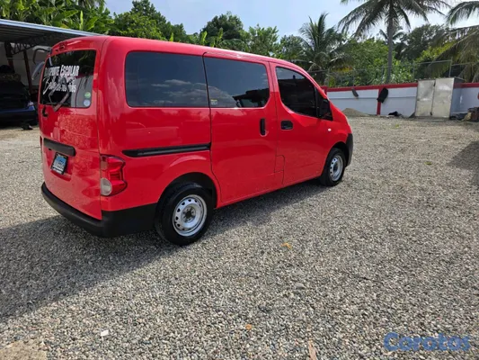 2017 Nissan NV — foto 4 / 9