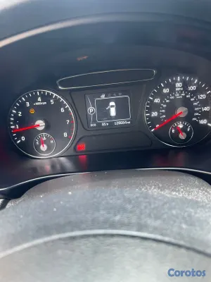 2016 Kia Sorento — foto 4 / 10