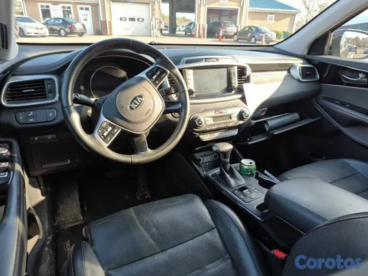 2020 Kia Sorento — foto 7 / 14