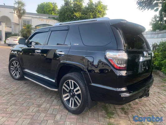 2016 Toyota 4 Runner — foto 3 / 9