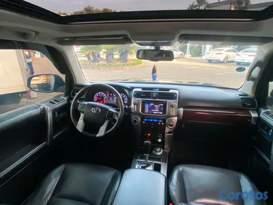 2016 Toyota 4 Runner — foto 5 / 9