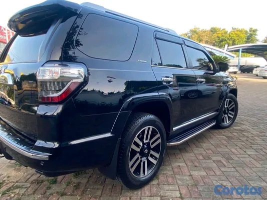 2016 Toyota 4 Runner — foto 7 / 9
