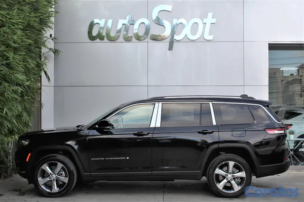 2025 Jeep Grand Cherokee — foto 4 / 10