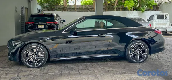 2025 Mercedes-Benz Clase CLE 300 4Matic Cabriolet — foto 4 / 13