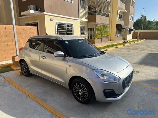 2017 Suzuki Swift — foto 3 / 8