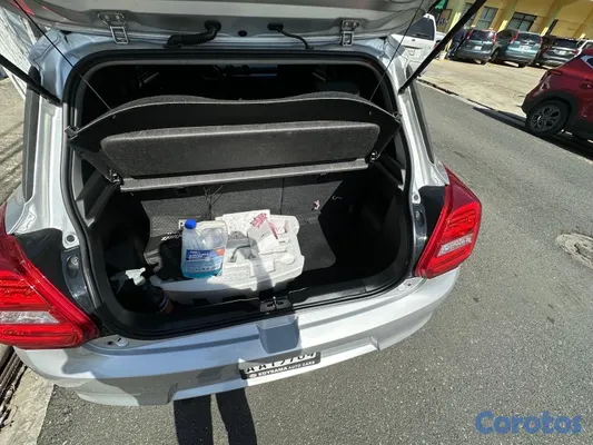 2017 Suzuki Swift — foto 6 / 8