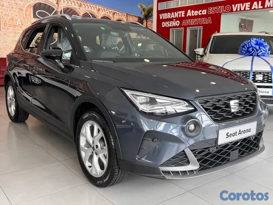 2025 Seat Arona FR — foto 2 / 11