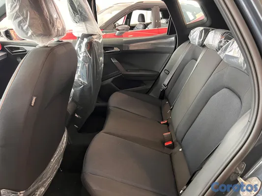 2025 Seat Arona FR — foto 10 / 11