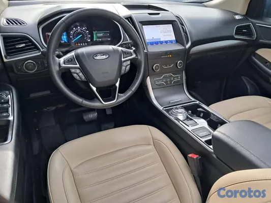 2020 Ford Edge — foto 2 / 8