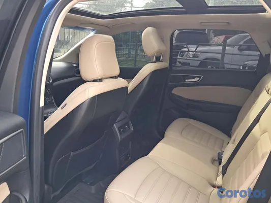 2020 Ford Edge — foto 4 / 8
