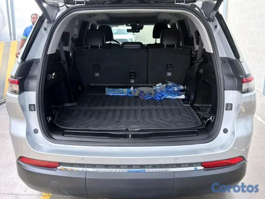 2023 Jeep Grand Cherokee L — foto 3 / 8