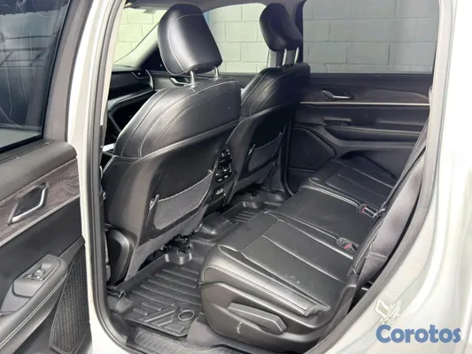2023 Jeep Grand Cherokee L — foto 6 / 8