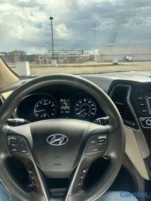 2017 Hyundai Santa Fe — foto 7 / 9