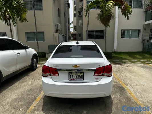 2016 Chevrolet Cruze — foto 3 / 11