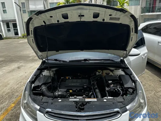 2016 Chevrolet Cruze — foto 9 / 11