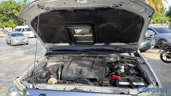 2008 Toyota Fortuner — foto 7 / 7