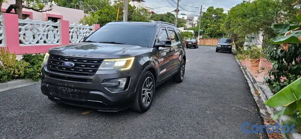 2016 Ford Explorer — foto 4 / 10