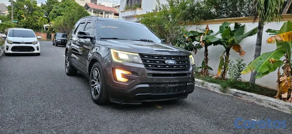 2016 Ford Explorer — foto 5 / 10