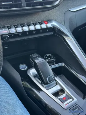 2019 Peugeot 3008 — foto 11 / 12